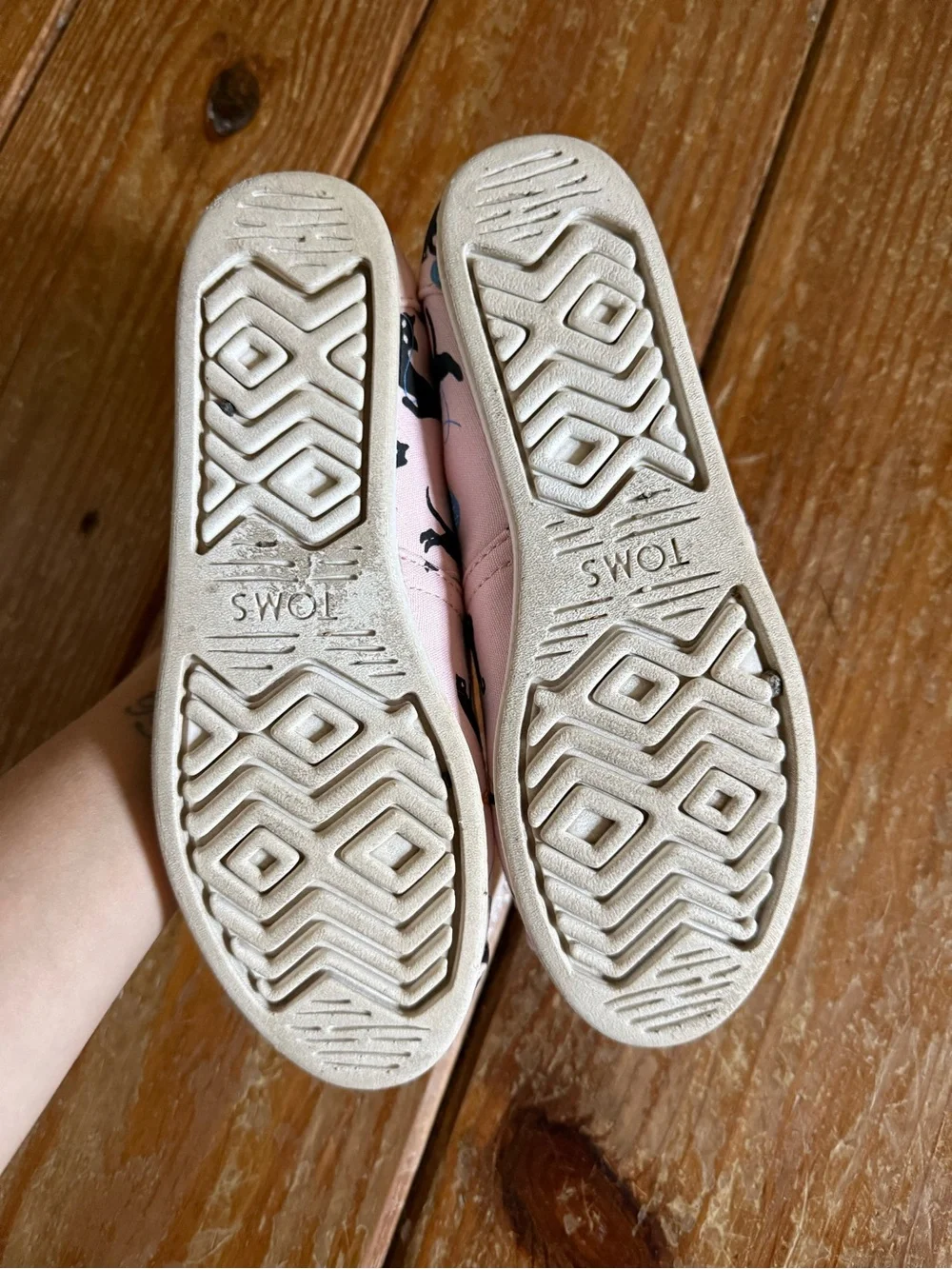 Toms Shoes